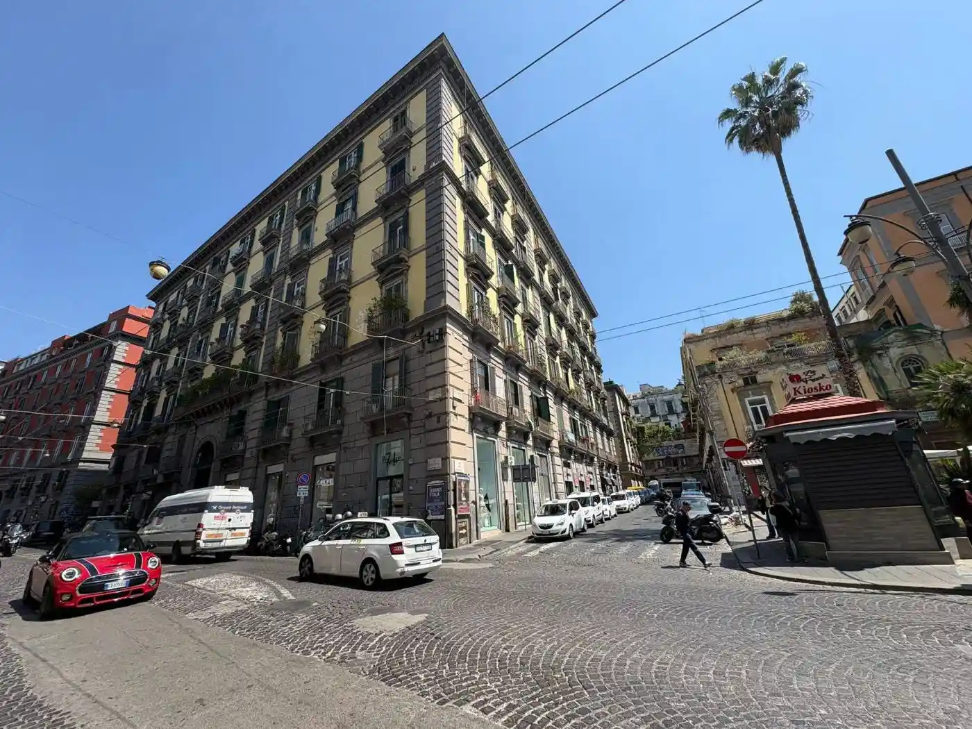 Appartamento in vendita a Napoli