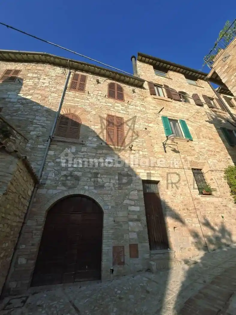 Casa indipendente in vendita a Spello