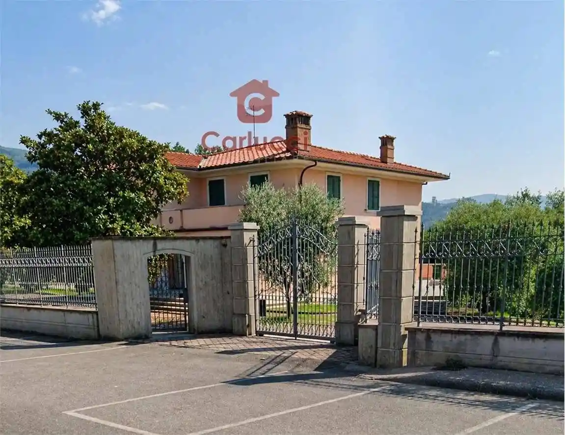 Villa in vendita a Uzzano