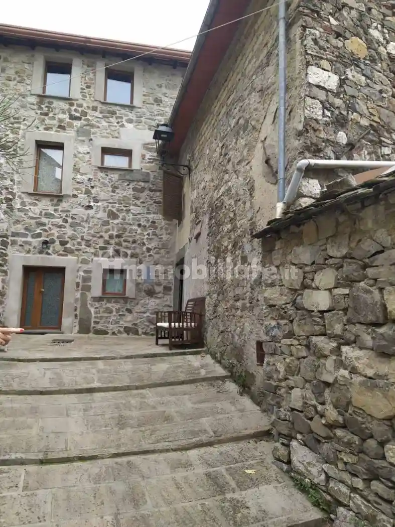 Casa indipendente in vendita a Minucciano