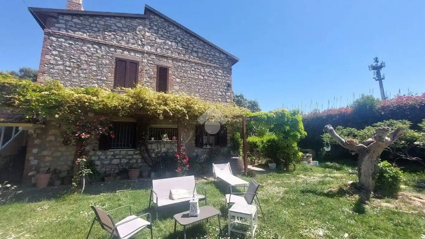 Villa in affitto a Perugia