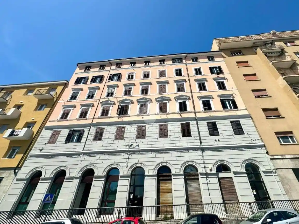 Appartamento in vendita a Trieste