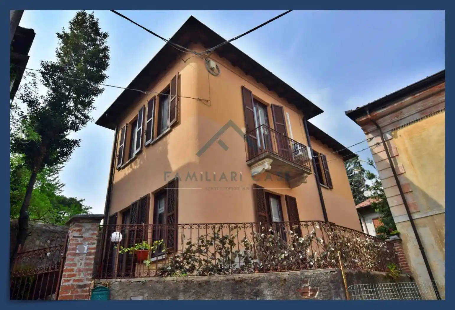 Villa in vendita a Mercallo