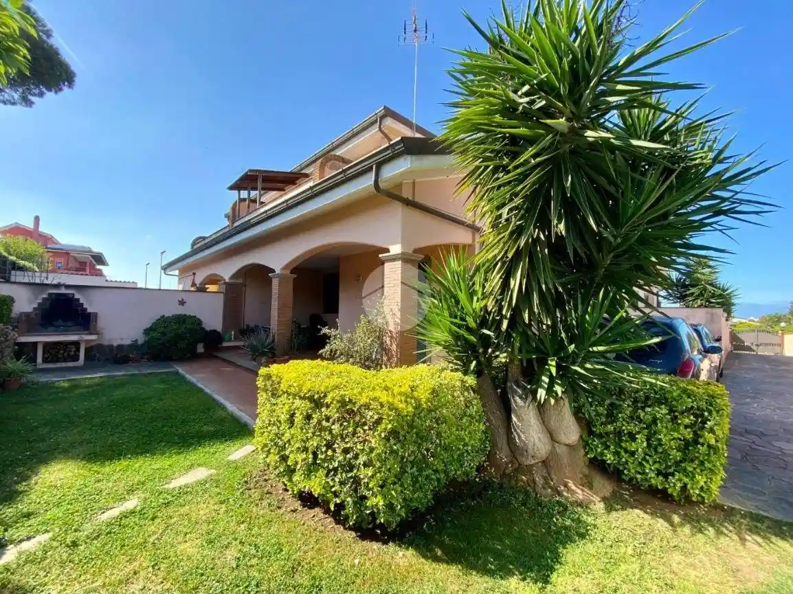 Villa in vendita a Ardea