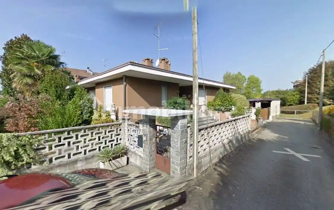 Villa in vendita a Borgomanero