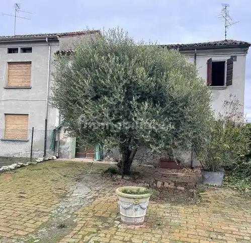 Rustico - Casale in vendita a Suzzara