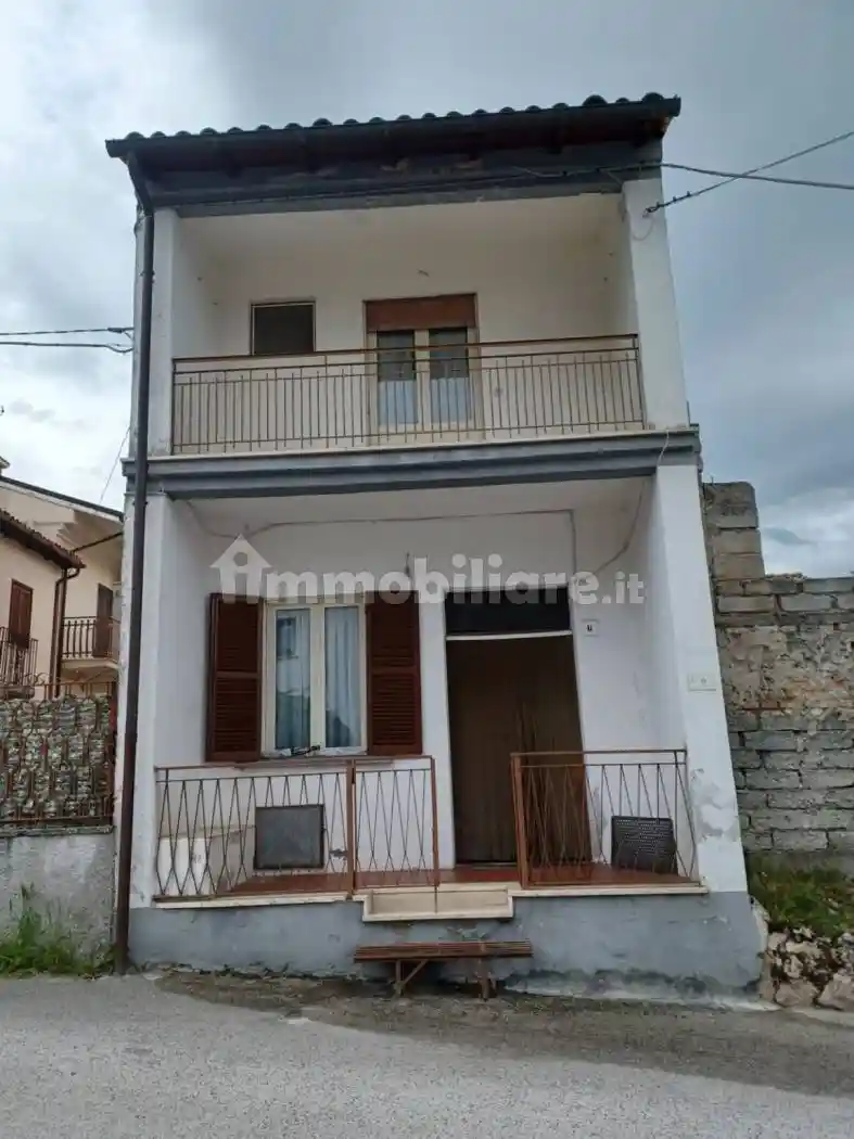 Casa indipendente in vendita a Pizzoli