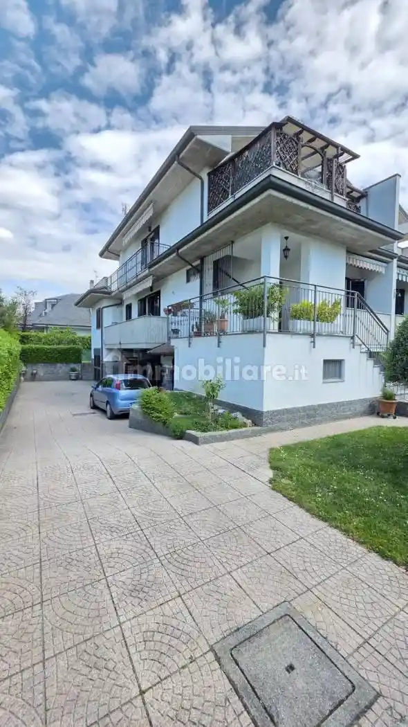 Villa in vendita a Mediglia