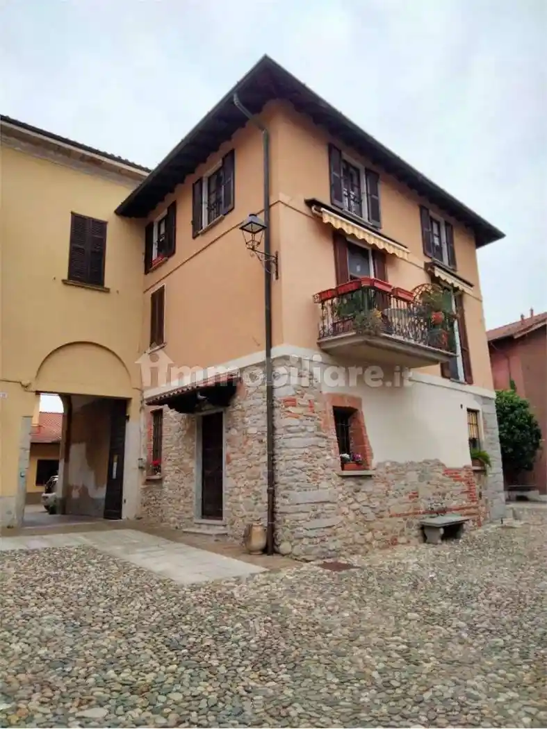 Appartamento in vendita a Daverio