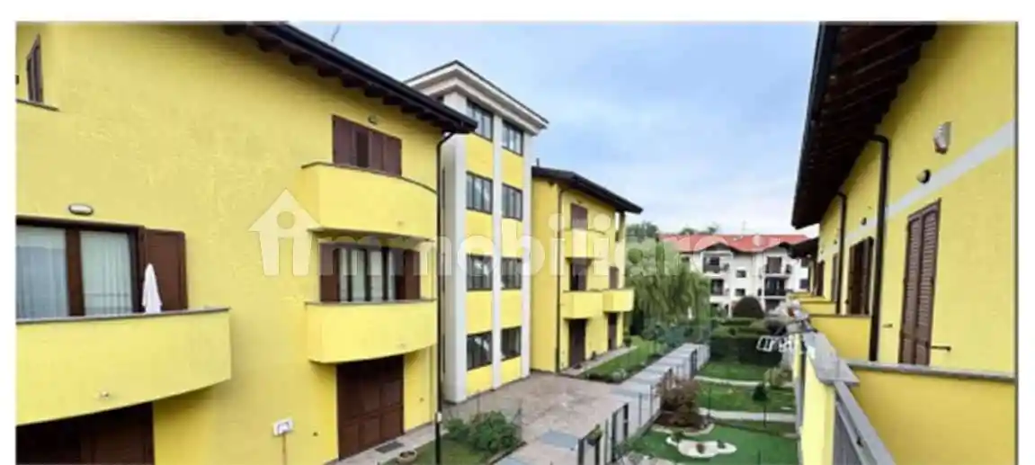 Appartamento in vendita a Jerago con Orago