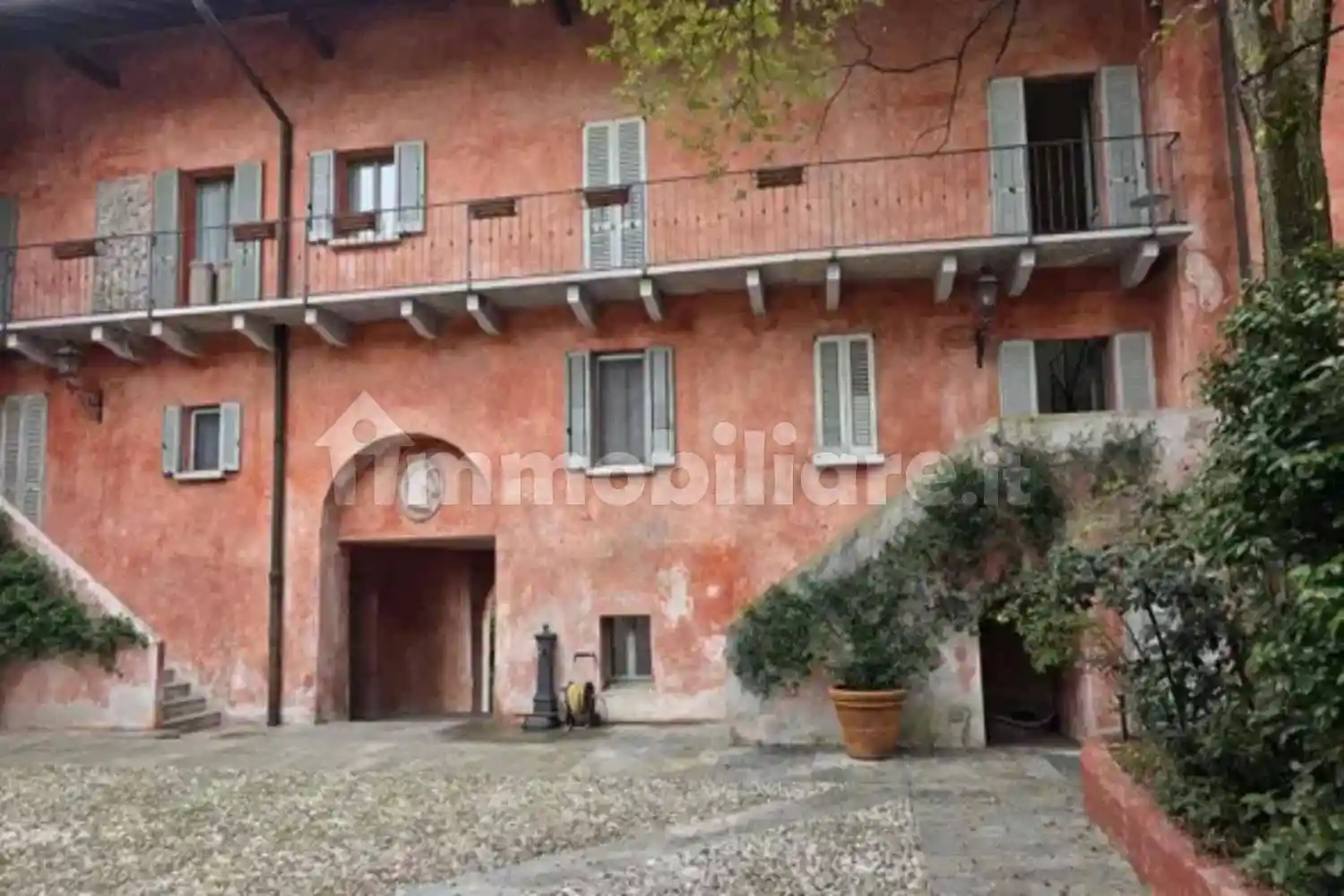 Appartamento in vendita a Sesto Calende