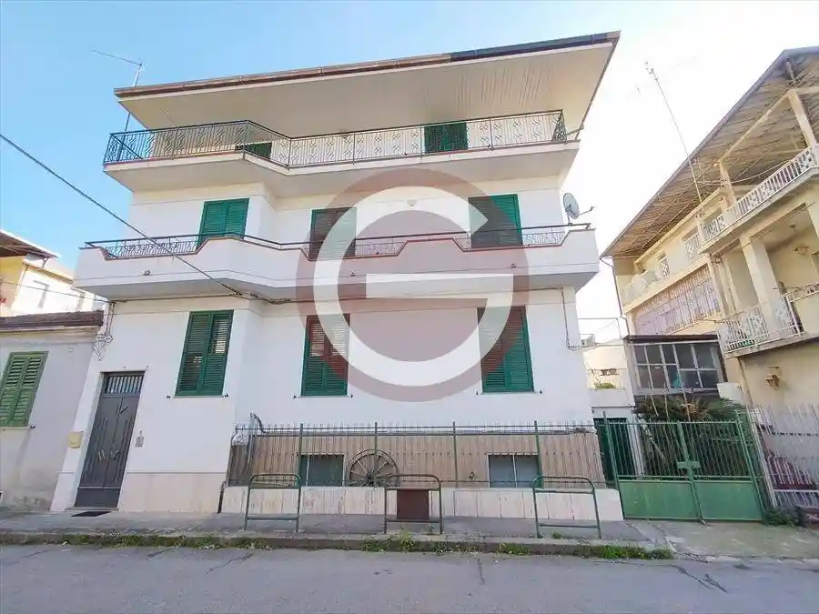 Palazzo - Edificio in vendita a Taurianova