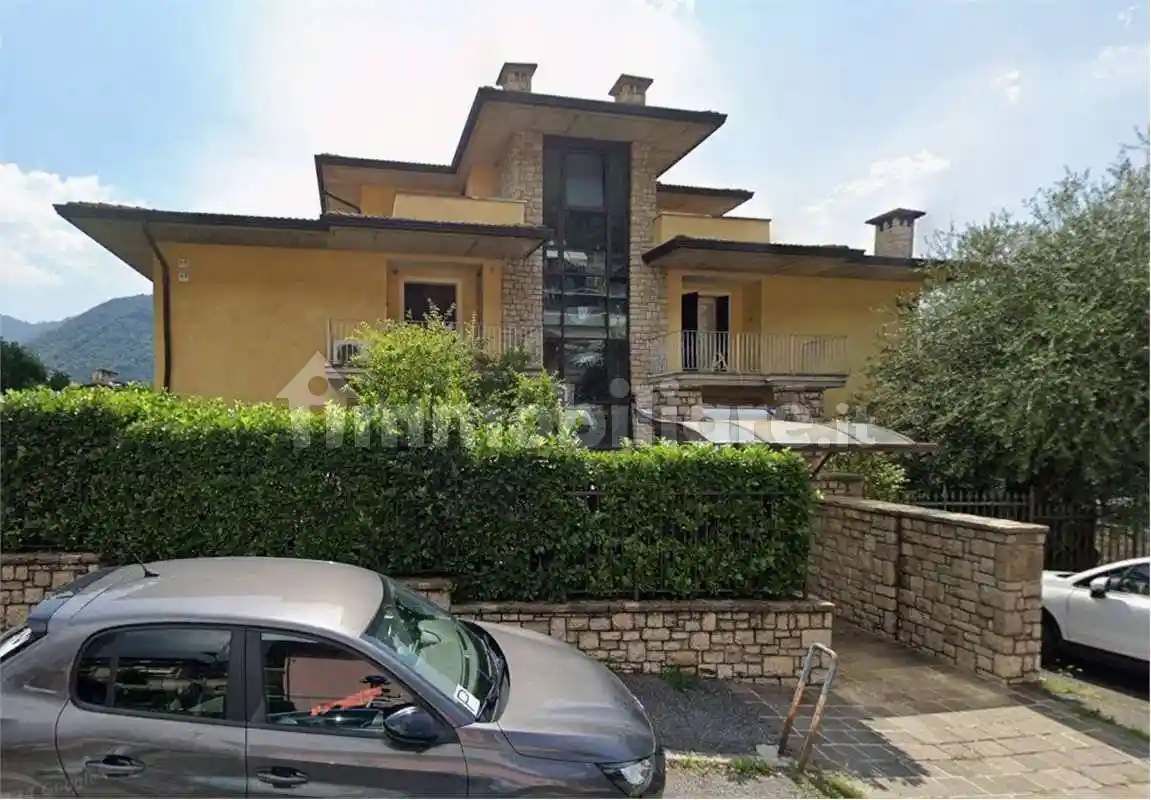 Palazzo - Stabile in vendita a Lumezzane