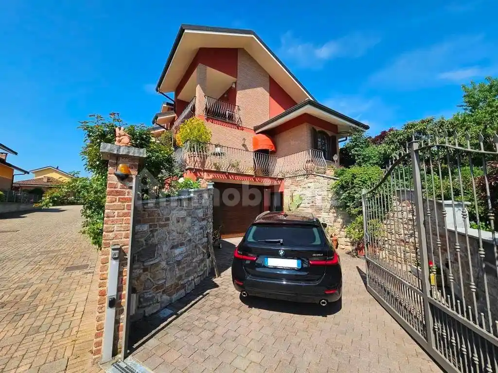 Villa in vendita a Castiglione Torinese
