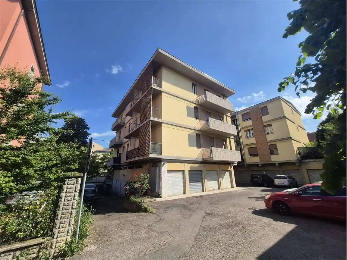 Appartamento in vendita a Modena