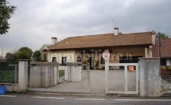 Casa indipendente in vendita a Rossano Veneto