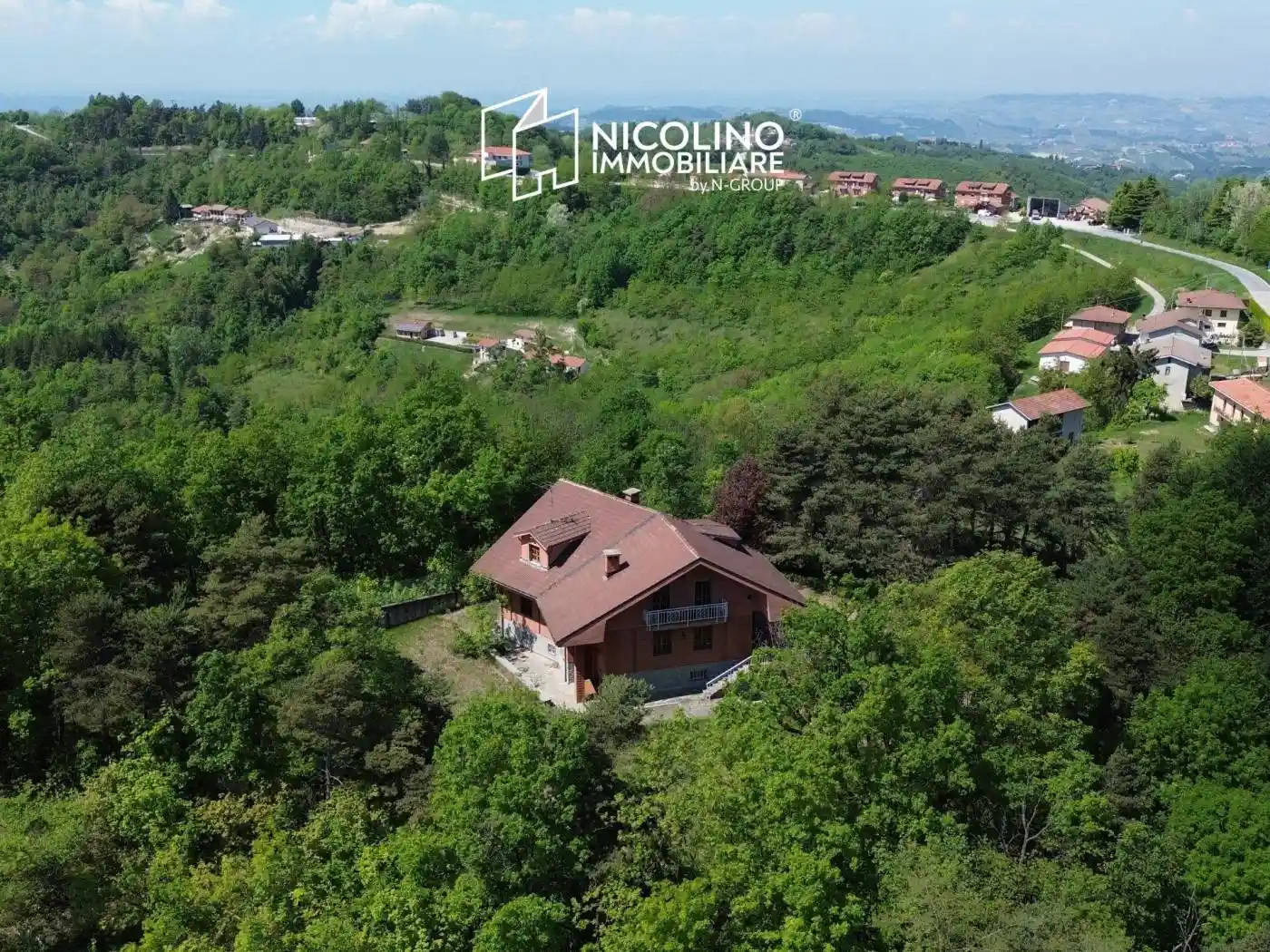 Villa in vendita a Cerretto Langhe