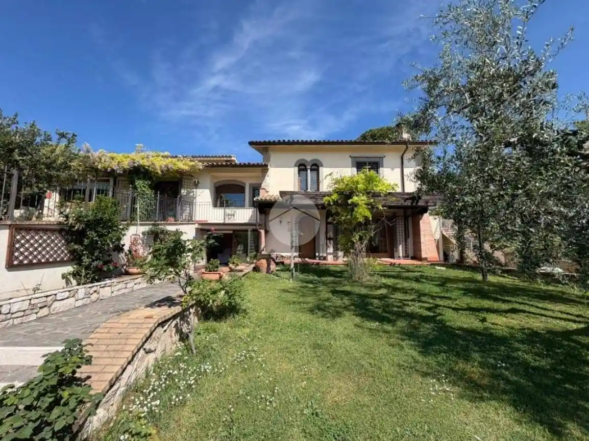 Villa in vendita a Fara in Sabina