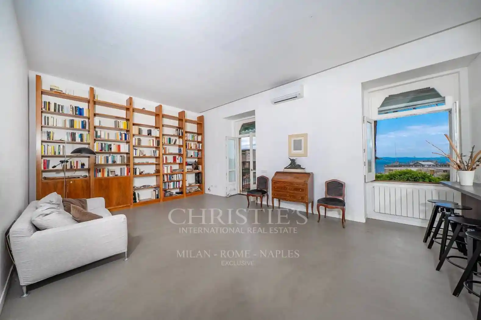 Appartamento in vendita a Napoli