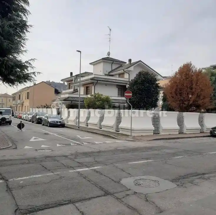 Villa in vendita a Vercelli