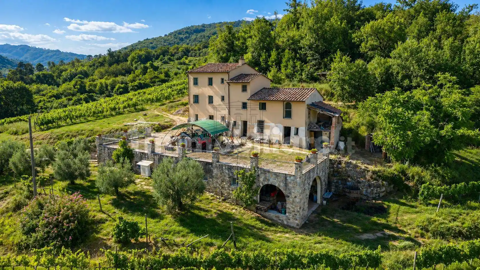 Rustico - Casale in vendita a Lucca