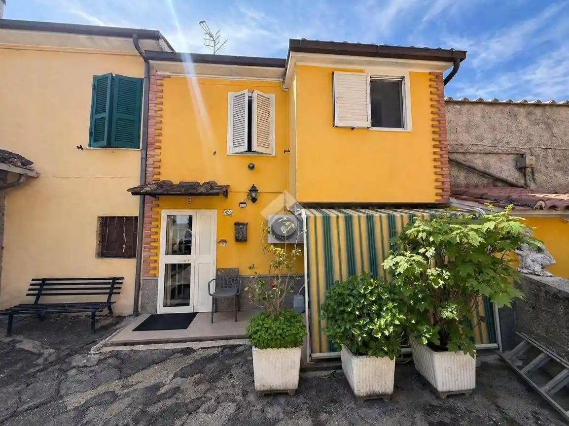 Palazzo - Edificio in vendita a Vasanello