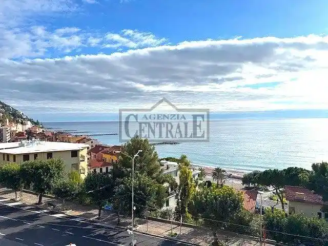Appartamento in vendita a Ospedaletti