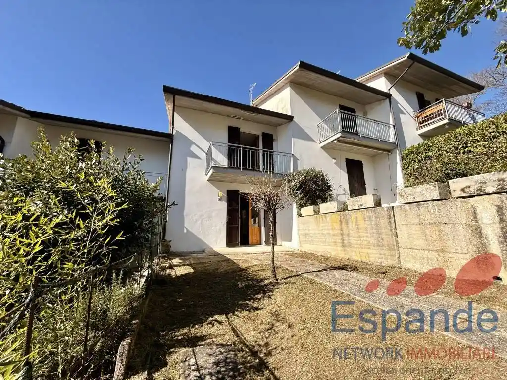 Villetta a schiera in vendita a Santa Sofia