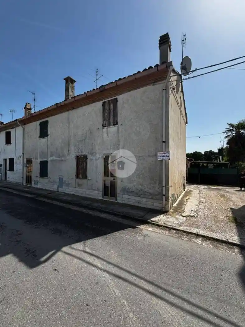 Casa indipendente in vendita a Fano
