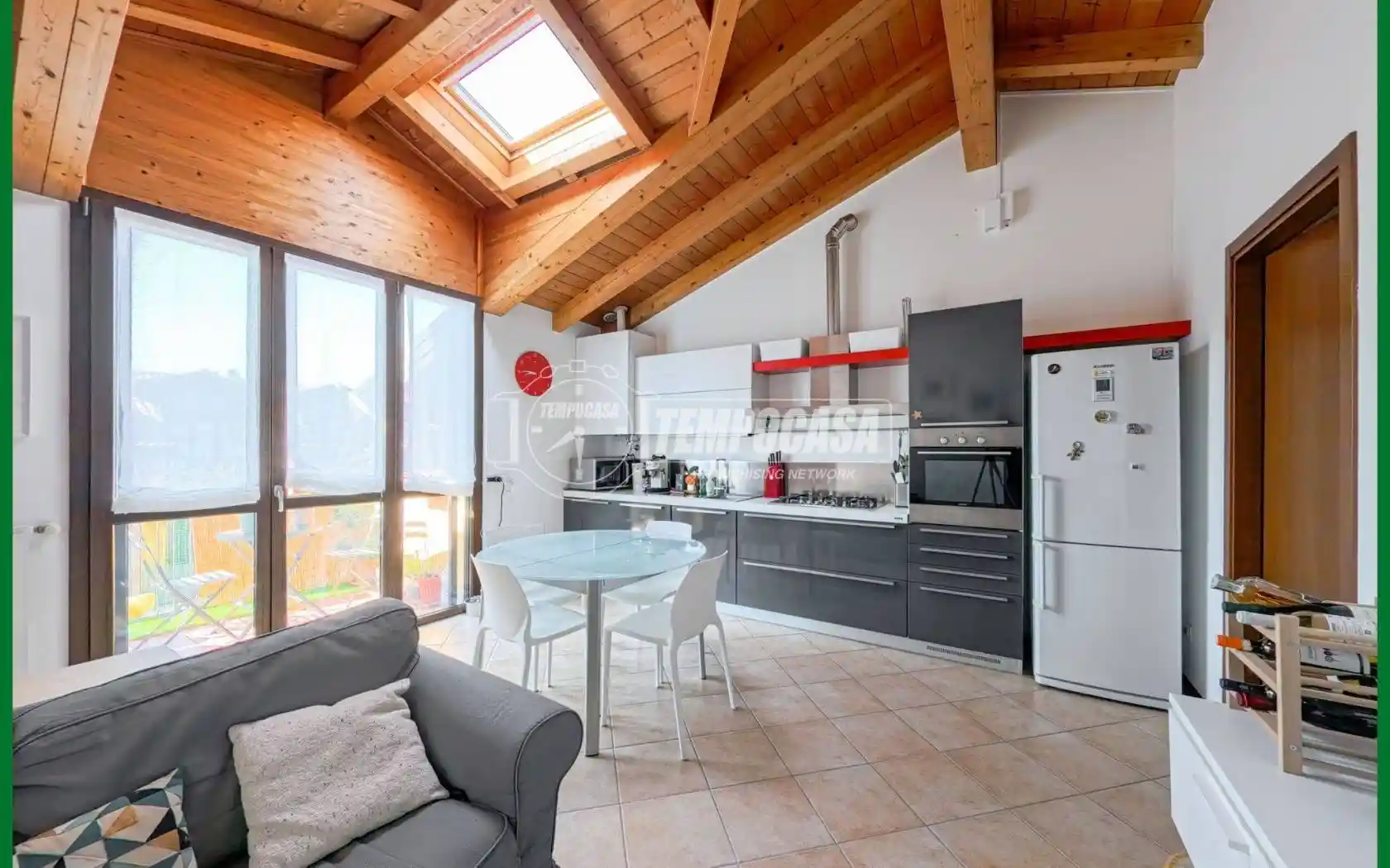 Appartamento in vendita a Lozza