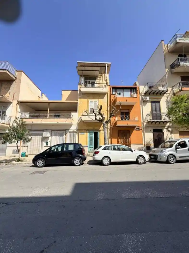 Palazzo - Edificio in vendita a Bagheria