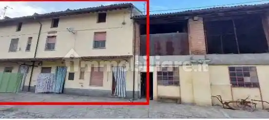 Casa indipendente in vendita a Monticelli Pavese