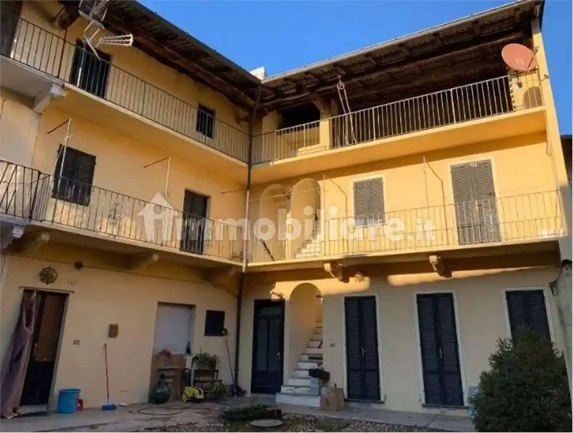 Rustico - Casale in vendita a Mezzomerico