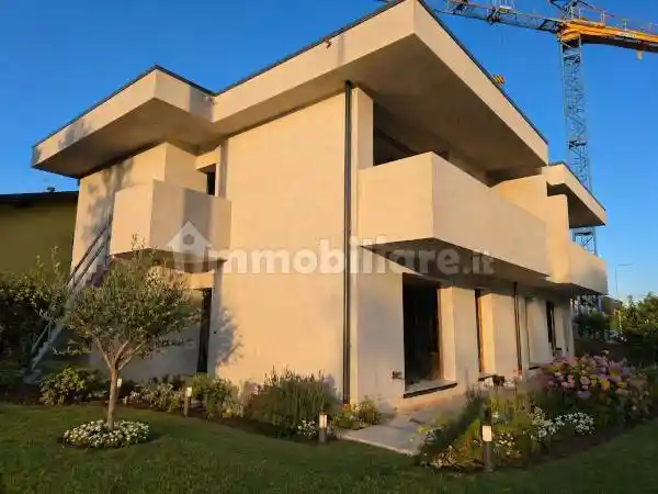 Appartamento in vendita a Bonate Sotto