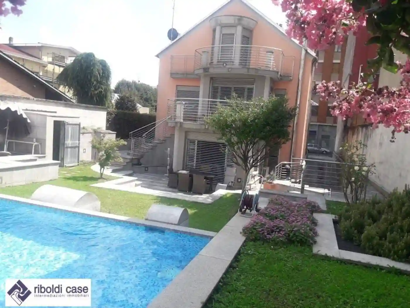 Villa - foto 2
