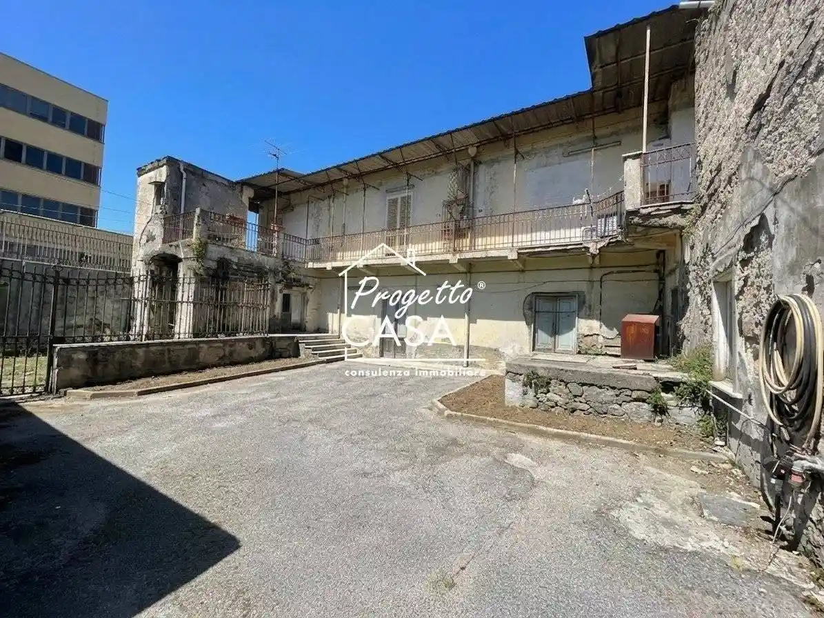 Casa indipendente in vendita a Napoli