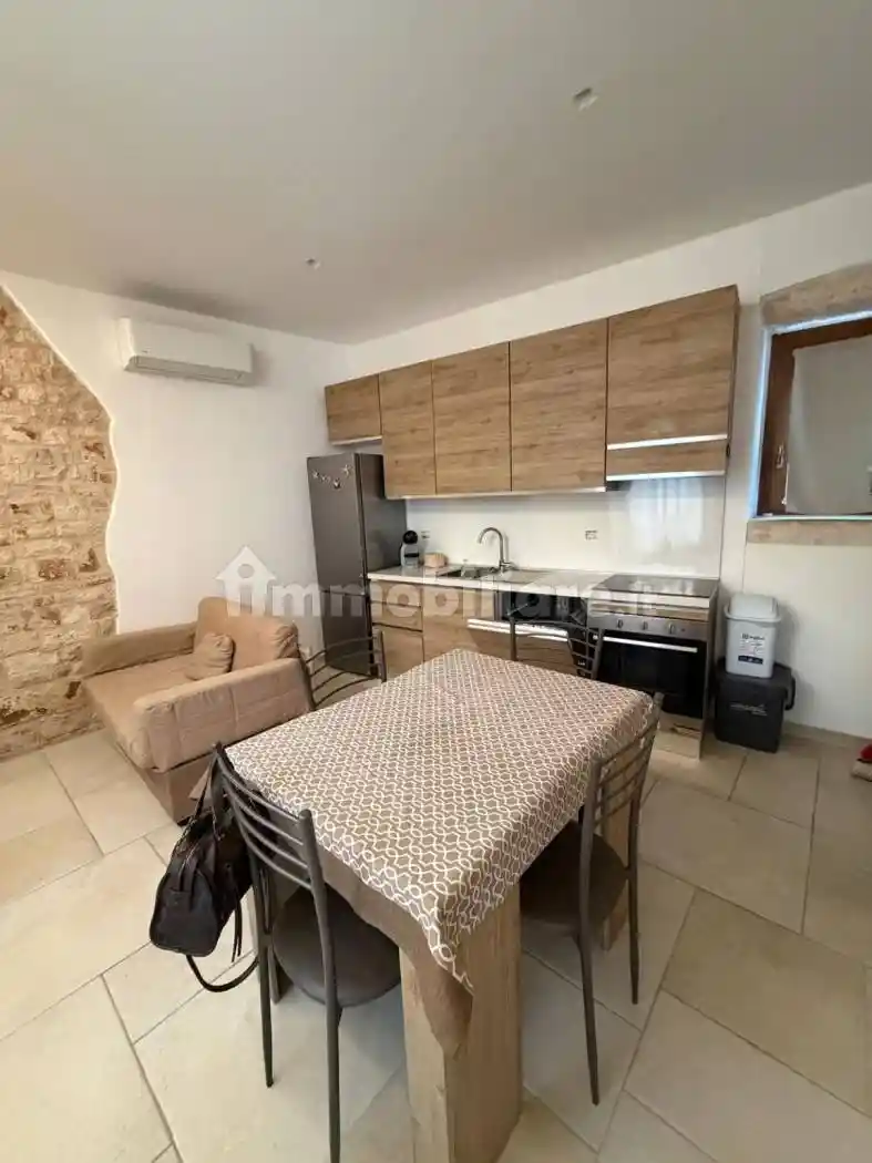 Casa indipendente in affitto a Turi