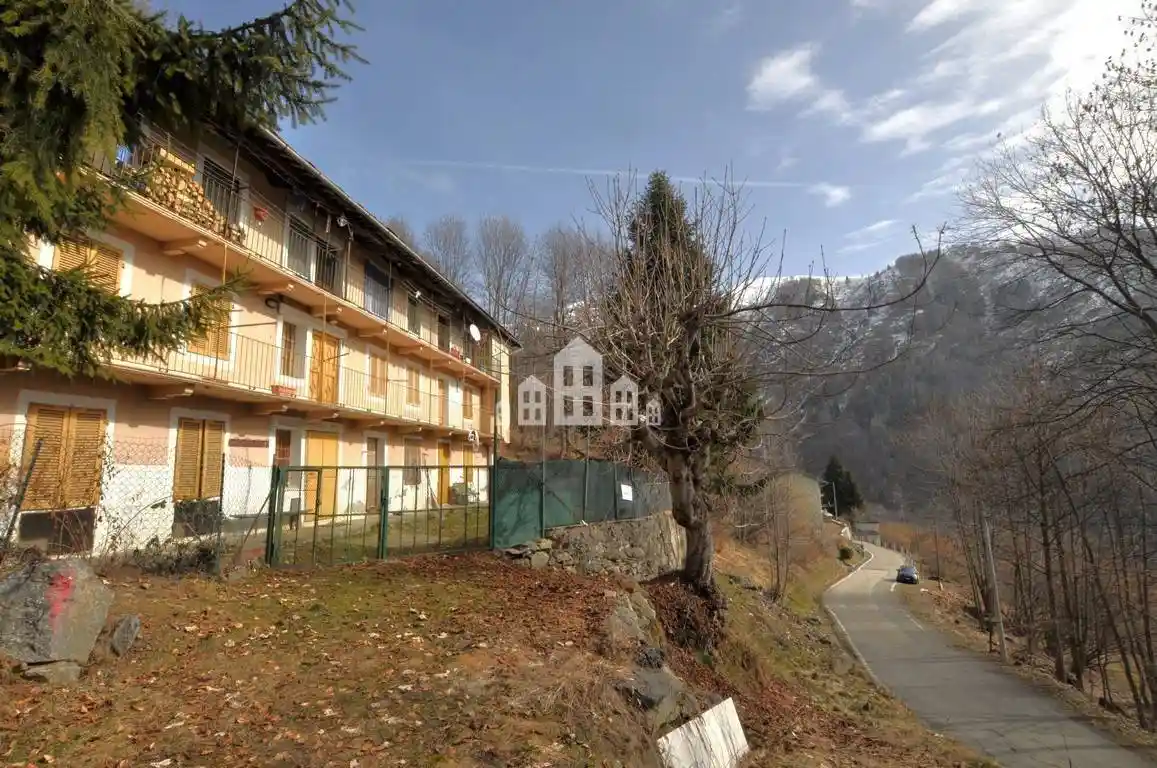 Casa indipendente in vendita a Ribordone