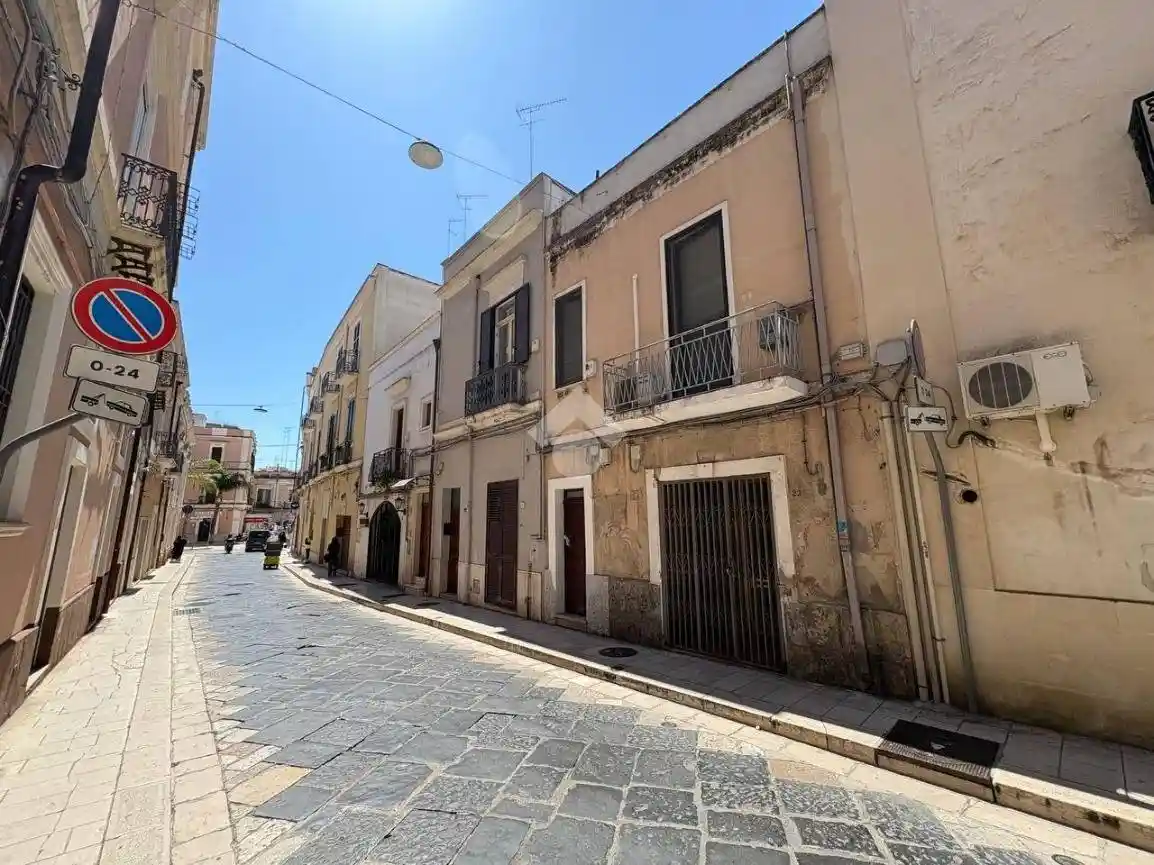 Casa indipendente in affitto a Brindisi