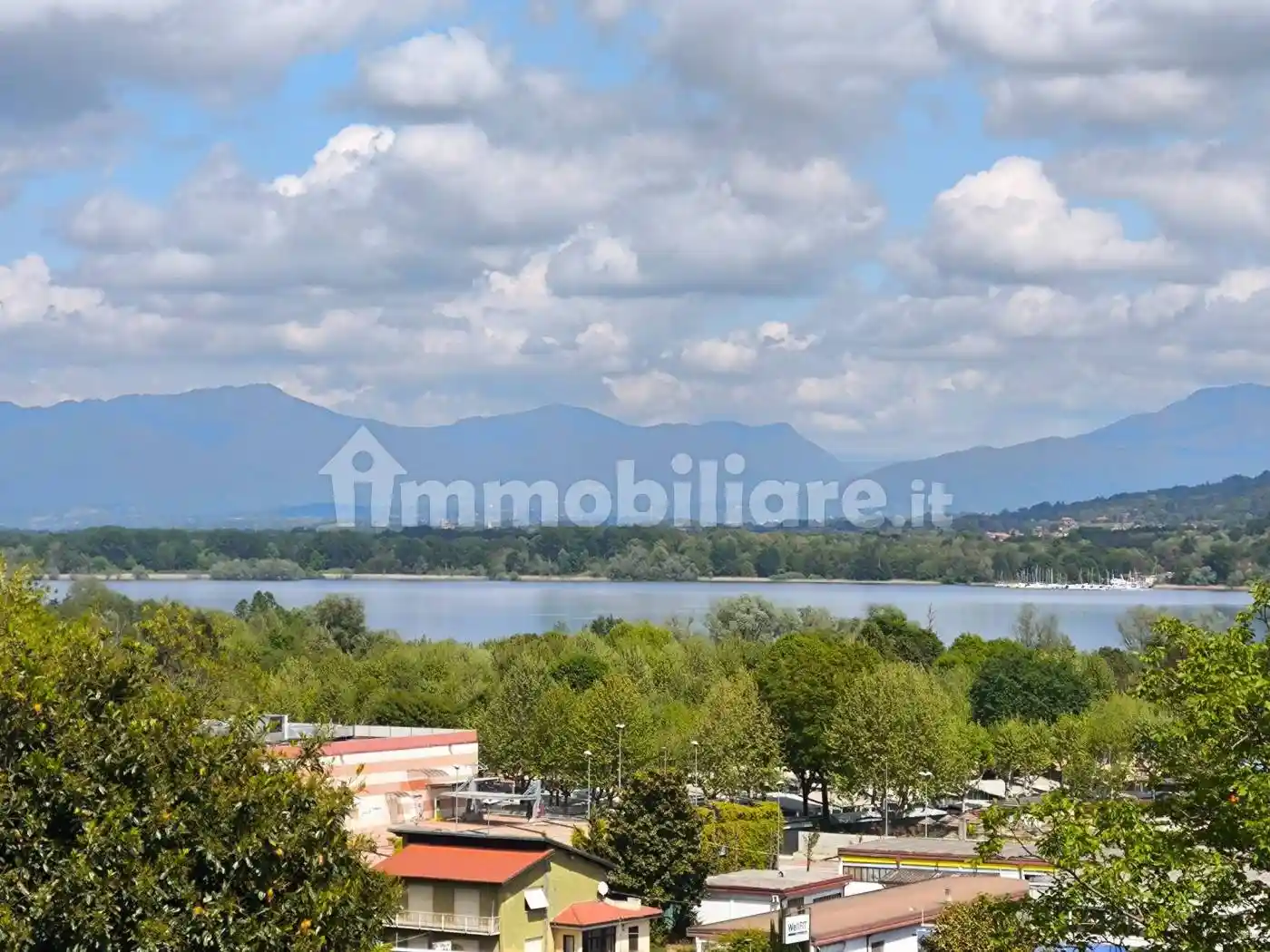 Appartamento in vendita a Dormelletto