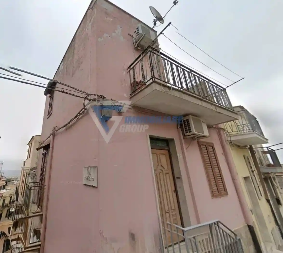 Palazzo - Edificio in vendita a Melilli