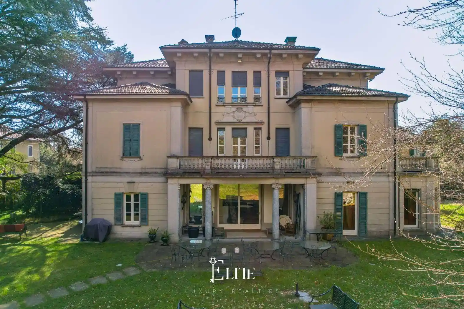 Villa in vendita a Varese