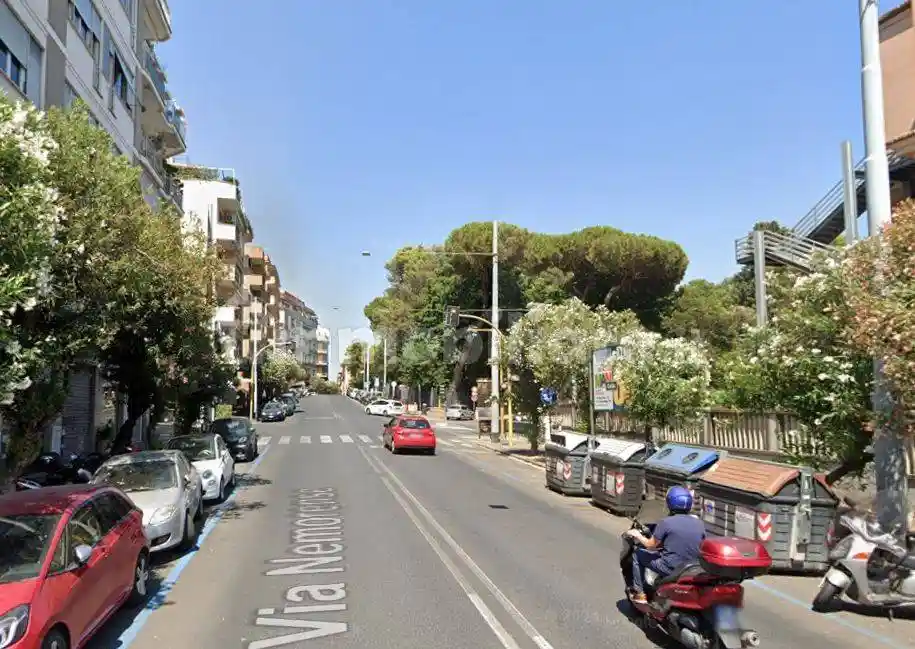 Palazzo - Edificio in vendita a Roma