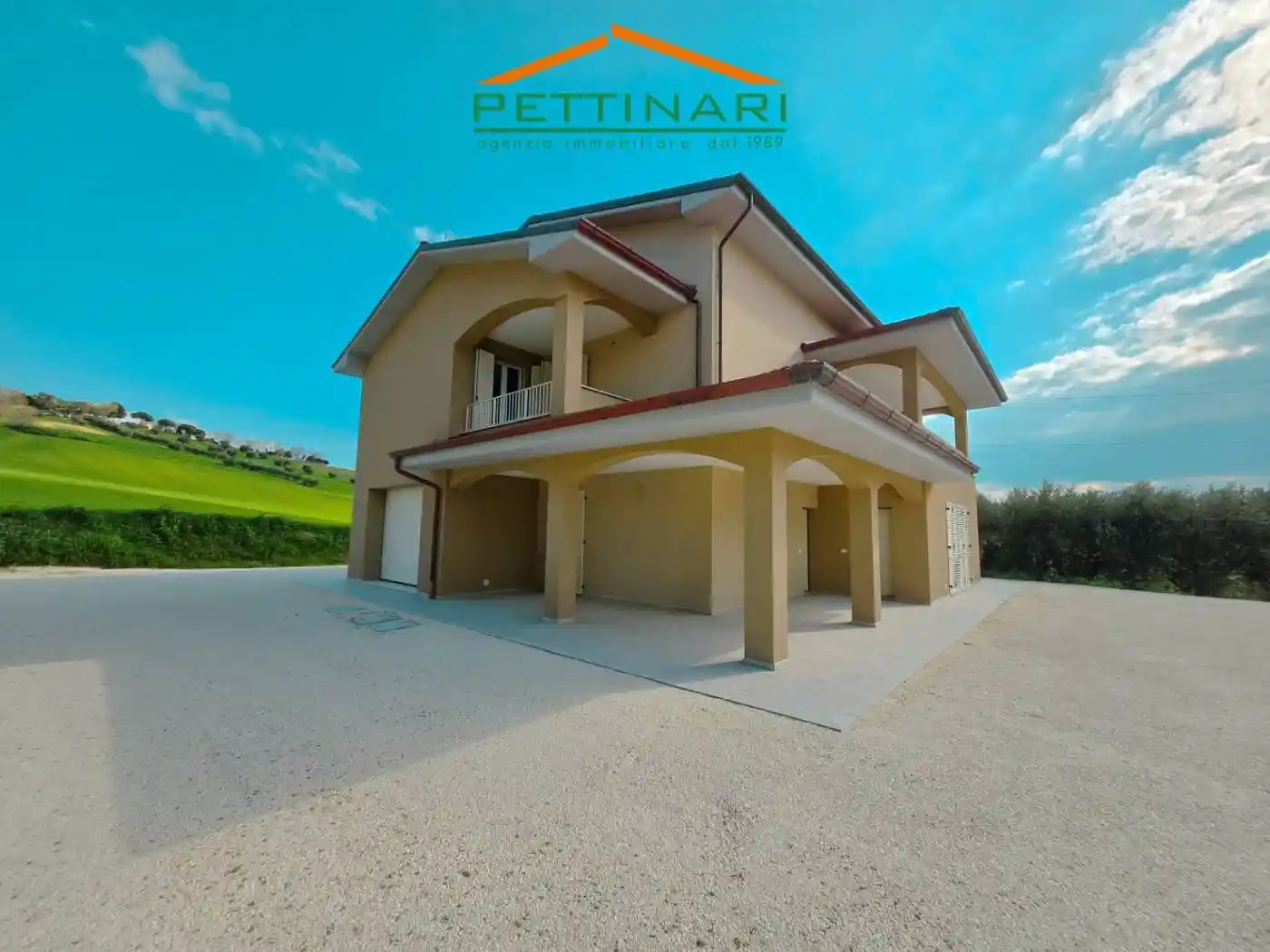 Villa in vendita a Potenza Picena