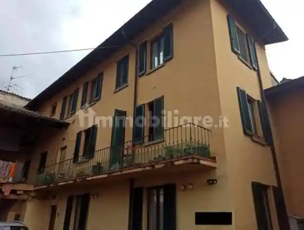 Appartamento in vendita a Longone al Segrino