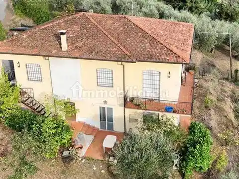 Villa in vendita a Massarosa