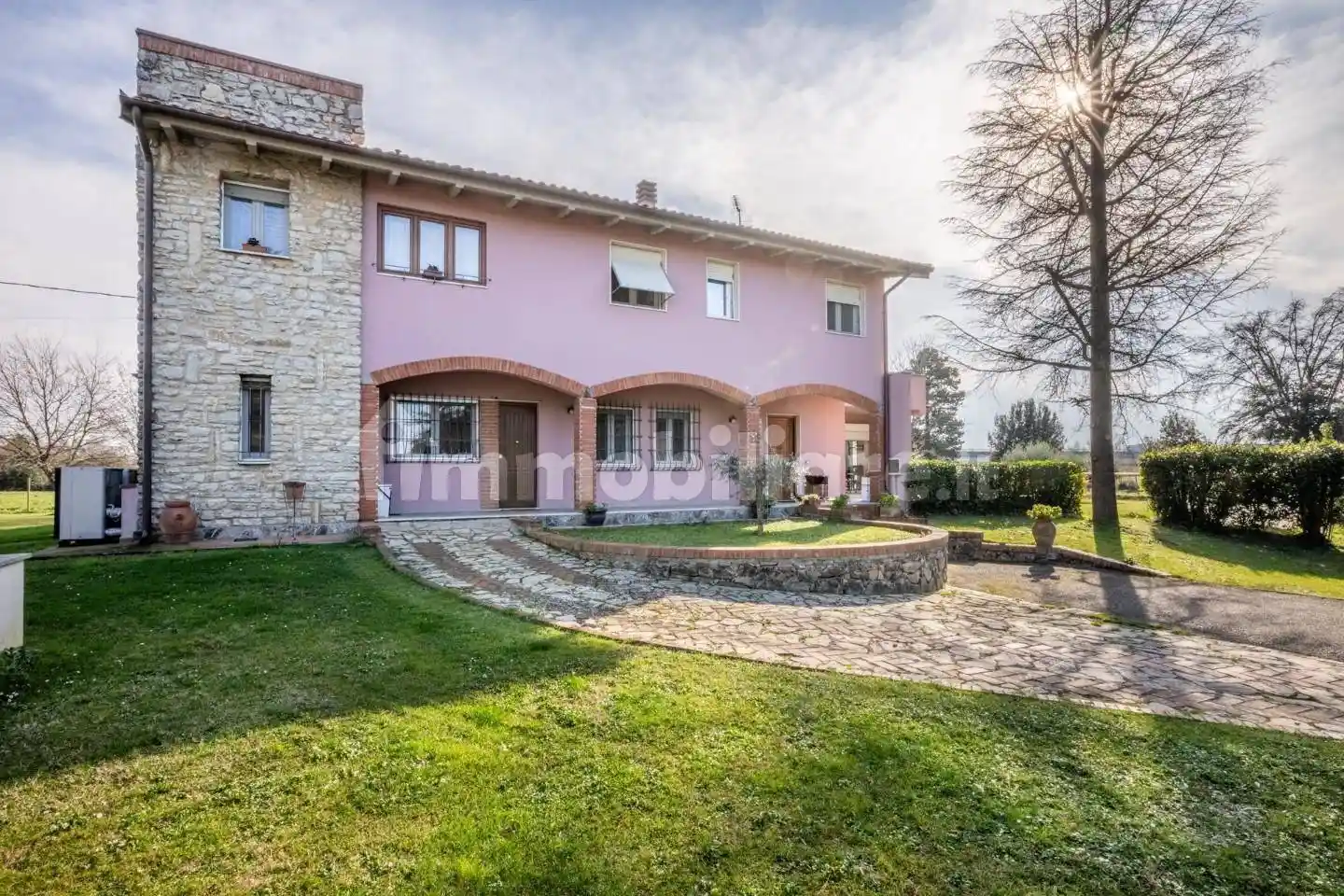 Casa indipendente in vendita a Pontedera