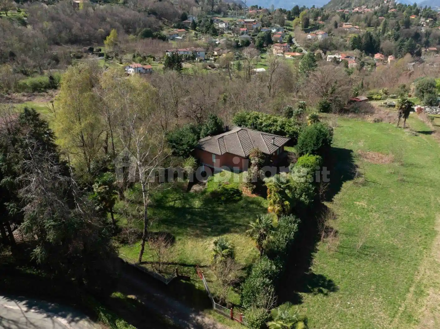 Villa in vendita a Porto Valtravaglia