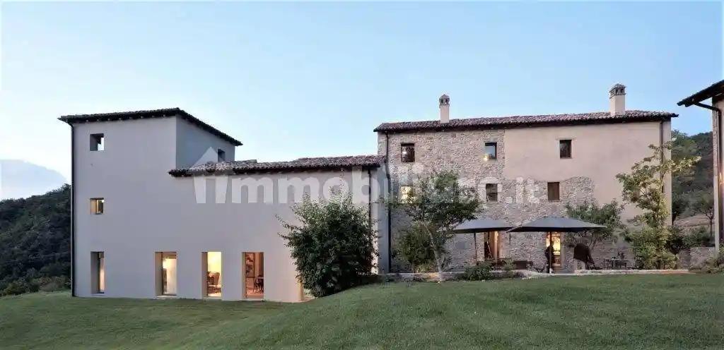 Villa in vendita a Piozzano