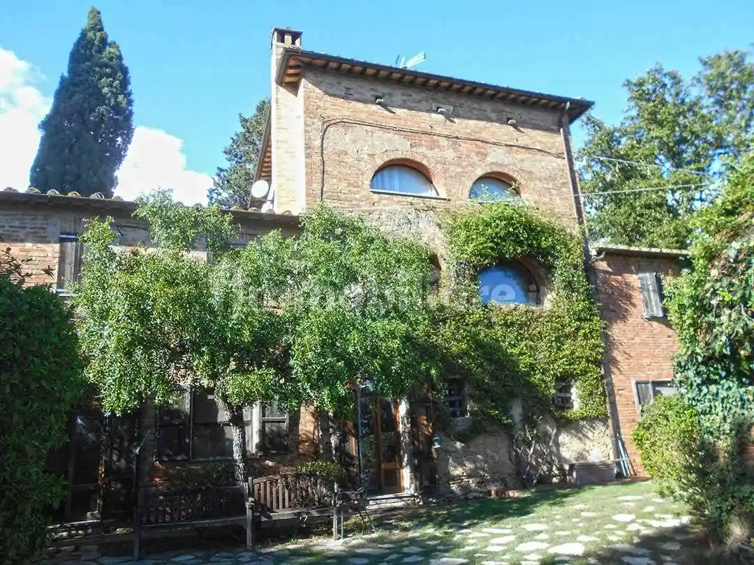 Rustico - Casale in vendita a Chiusi